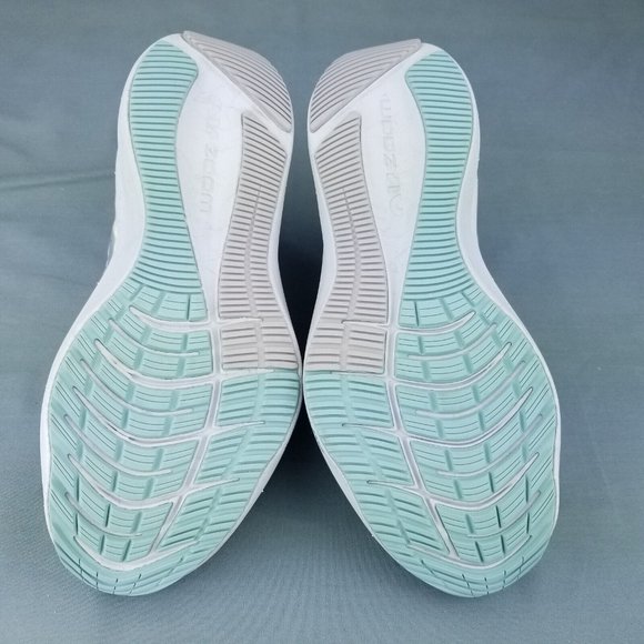 Nike Winflo 8 Premium Women's Running Shoes Gray White DA3056 002 Sizes 6.5-10.5 - Picture 7 of 8